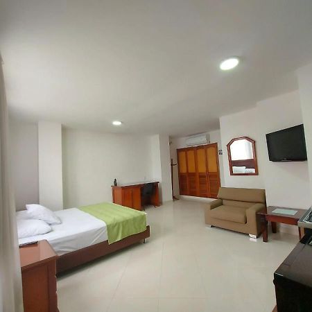 Hotel Florida Inn Medellin Exterior photo